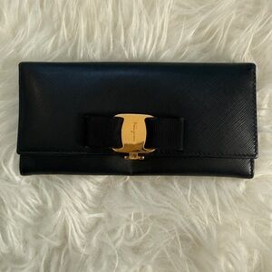 Salvatore Ferragamo Black Leather Vara Bow Wallet with Gold Hardware